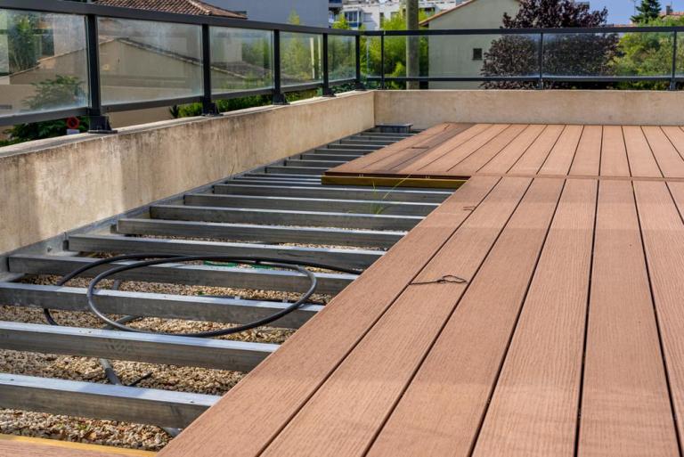Construction de terrasse à Soissons, quel matériau choisir ?